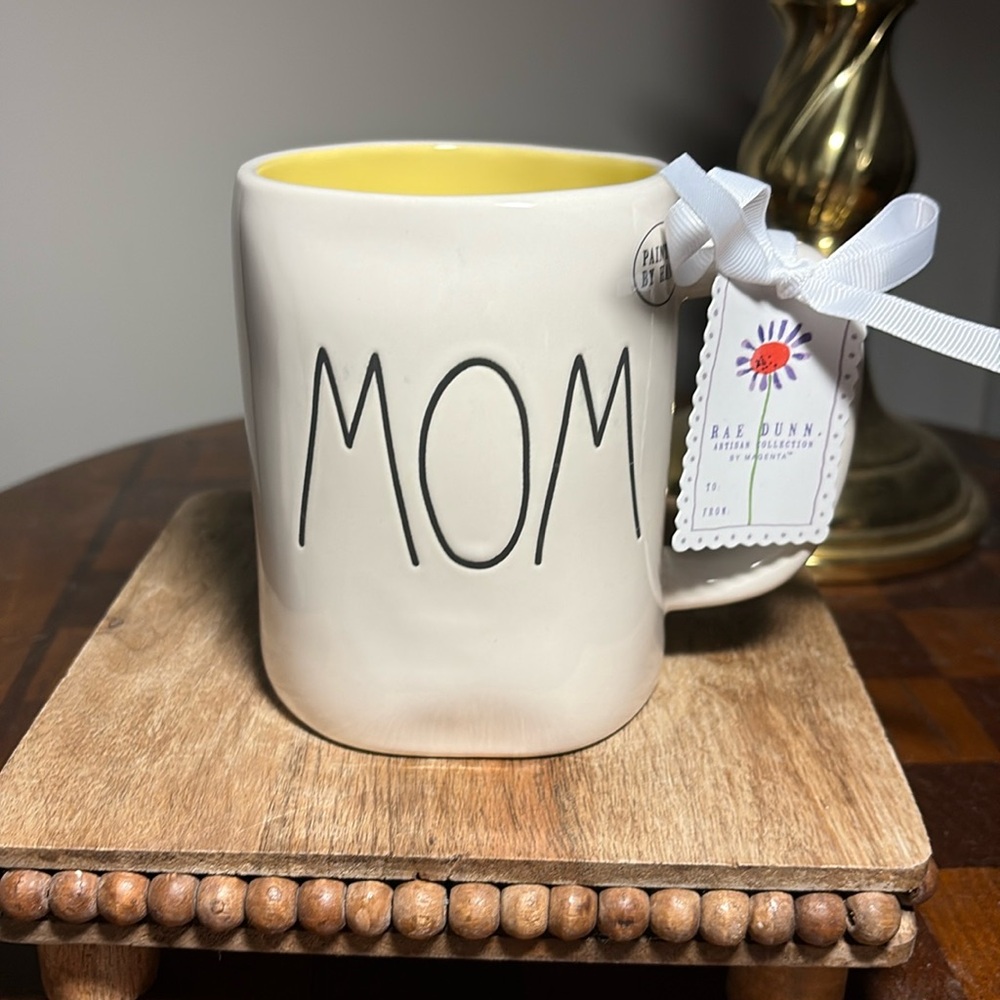 Rae Dunn Mom coffee/tea mug